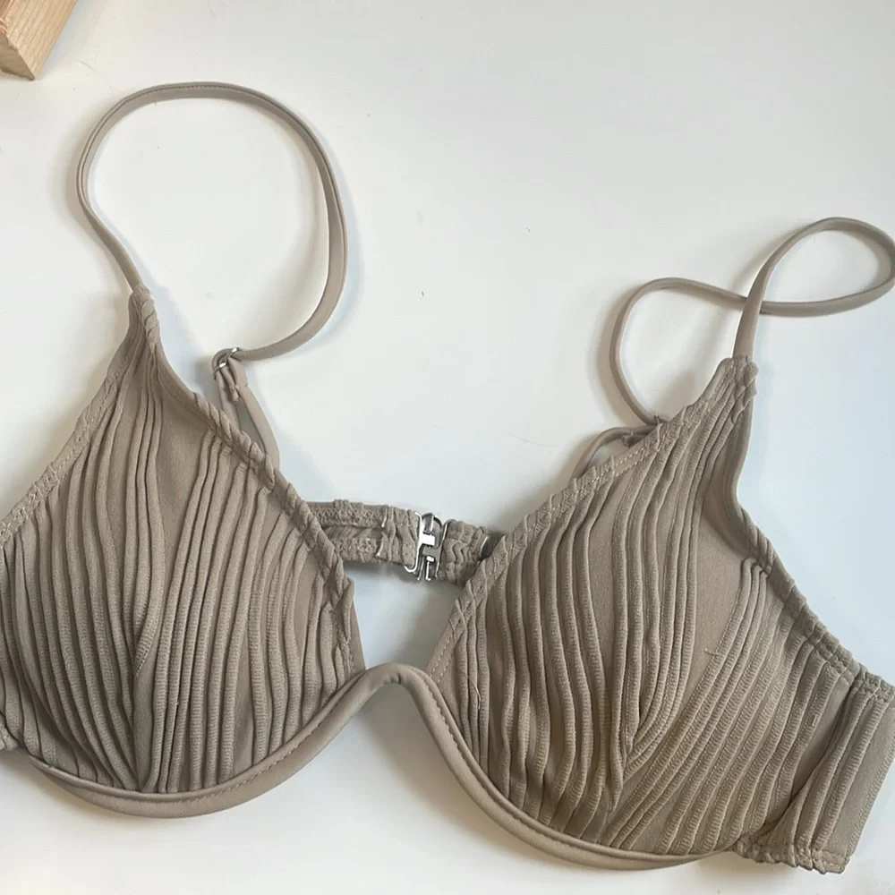 Textured Bikini - Picture 3 of 4